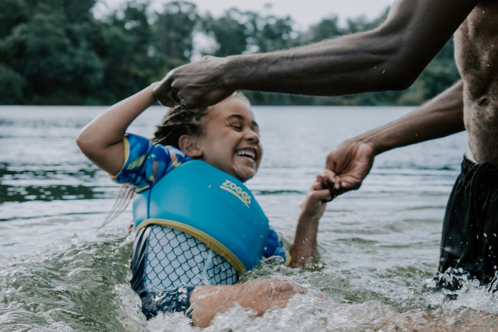 unsplash_8RhvvQR8scE_kids swimming.jpg